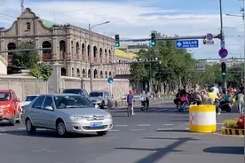 好“难过”！司机礼让行人了吗？记者蹲点三类路口视频封面