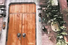 为一个人 逛一座城图片