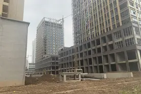 河北邯郸一楼盘迟迟交房近三年，数百业主叫苦，当地成立专班督办图片