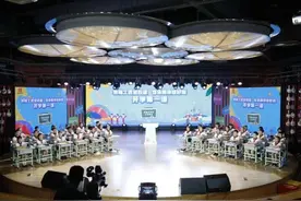 开学第一课！奥运冠军叶诗文的教练魏巍，揭秘奥运冠军如何炼成图片
