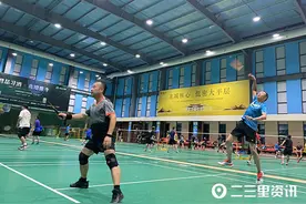 安康民间运动达人｜“羽毛球老顽童”叶涛，运动是技巧与头脑的结合图片