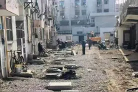 连云港市区首批39个老旧小区提前完成改造
剩余111个小区年内完成，既有住宅将加装电梯图片
