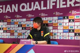 国足主教练李铁回应0-3不敌澳大利亚队：球队今天表现确实非常不好，希望能尽快地调整图片