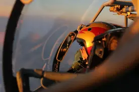 官宣！空军招收高中生飞行学员政策来了图片