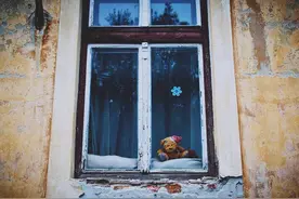 草堂读诗｜故事：臧海英《囚徒》图片