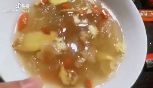 花胶银耳炖鸭 花胶银耳煲汤