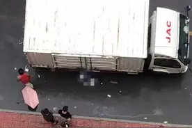 女生遭快递车碾轧死亡，校园“人车之争”何解？图片