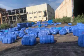 渔民升级塑胶浮球后破损无人赔换，厂商、渔保协会各执一词图片