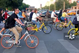 满哥维权｜骑共享车被收10元调度费，市民质疑：运营区外的共享单车为何还让骑？图片