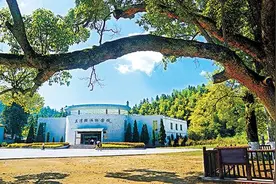 红双井边鱼水情图片
