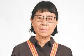云南丽江华坪女子高级中学党支部书记、校长张桂梅——扎根深山 不负韶华（奋斗百年路 启航新征程·“七一勋章”获得者）图片