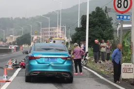 未佩戴安全头盔还超员行驶！酿成2死2伤惨剧图片