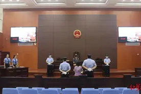 又见高空抛物！女子将手机从22楼扔下砸中车辆致人受伤，被判拘役5个月缓刑7个月图片