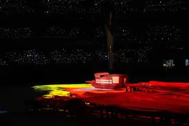 00后奥运冠军杨倩点燃主火炬，第十四届全运会在西安盛大开幕图片