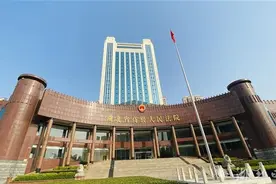 湖北法院干警学习杨军精神：每一次法槌的敲击，都代表公平正义图片