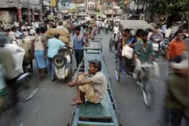 “买了彩电冰箱就算中产”？印度中产面临“降级”威胁，专家：赶上中国消费能力还需15至20年图片