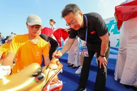 首届长三角龙舟赛暨盐城市第四届龙舟赛开幕！图片