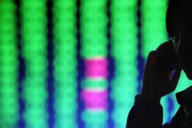 港股遭遇“黑色星期一”，地产、金融股暴跌图片