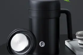 网红水杯72小时狂售3.3万单 来看京东打造爆款的神秘“流水线”图片