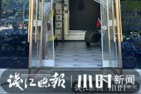 杭州网友吃烤肉偶遇“刘昊然”？老板：很多客人悄悄来看他图片