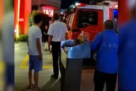 消防车进小区灭火需“先向领导报备”？物业保安或将被处罚视频封面