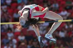 19岁清华跳高美少女火遍全网，被称“全运四大美女”，网友：有颜值有实力图片