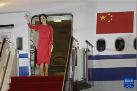 孟晚舟顺利回国图片