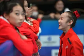 奥运冠军管晨辰平衡木掉下器械：享受过程，不虚此行图片