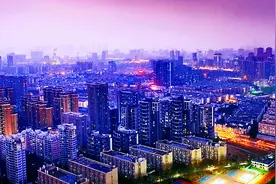 这两件事，为何刷爆了武汉人的朋友圈 | 新京智库图片