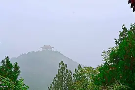 雨中山里走一走，看风景，洗尽风尘慰余生图片