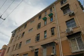 上海“悬空老人”下楼：1分钟路程要花半小时，爬楼神器好用却难预约图片