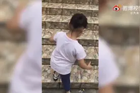 5岁女孩每天做300个以上俯卧撑，原因让人心疼图片