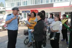 我为群众办实事丨漯河交警下乡免费为群众办理电动车登记上牌业务！图片