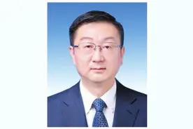 新疆维吾尔自治区第十三届人民代表大会常务委员会第二十八次会议任免名单图片