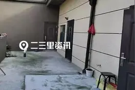 去年买房售楼处承诺买顶层赠露台归自己使用，今年却被告知是公共消防通道？图片