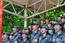 又飒又燃！山东大学2021新生军训汇演，交出21天淬炼答卷图片