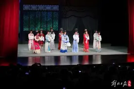 上海越剧院《红楼梦》开启驻场演出，“宝玉”或成钱惠丽“封箱”角色图片