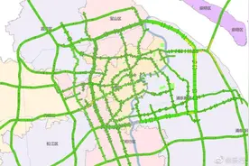 放眼上海一片畅通，但去崇明从昨天堵到现在图片