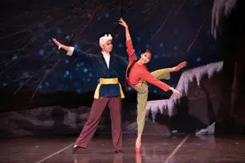 上海芭蕾舞团献演《白毛女》《闪闪的红星》，为祖国庆生图片