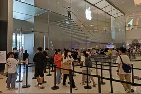 iPhone 13缺货，富士康员工国庆假期悠闲，零部件短缺制约苹果产业链图片