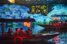 凤凰古城：《湘见·沱江》沉浸式艺术游船升级后国庆首演图片