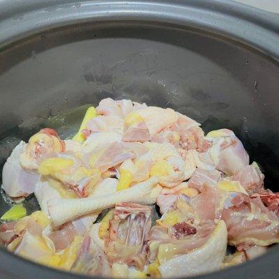 花胶炖鸡还要放什么材料 花胶炖鸡还要放什么材料好吃