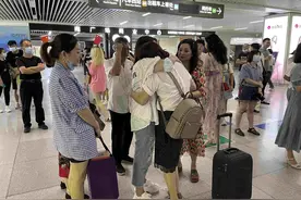 寻觅30年，姐姐终于找到妹妹图片