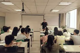 坚守初心十四载 这名高校辅导员亦师亦友育良医图片