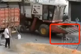 小男孩“鬼探头”过马路被收割机撞倒，网友：家长孩子都长点心吧图片