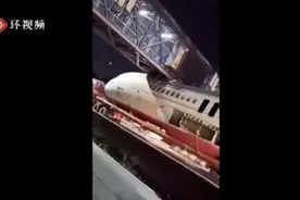 破案了！印度天桥下的飞机是这样卡住的……图片