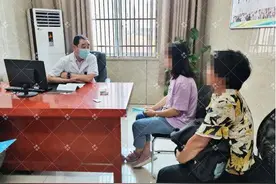 孩子沉迷于玩手机，家长这样做，让孩子主动放下手机图片