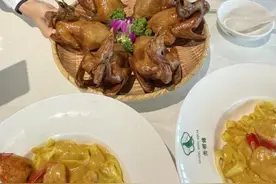 乳鸽香中过国庆 光明招待所新店正式启用人气火爆图片
