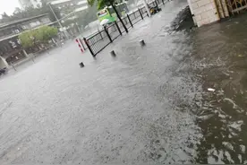 强降雨来袭！汕头启动暴雨橙色预警 多路段水浸街图片