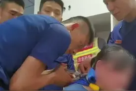 差点没命！被熊孩子锁喉，这怪谁？图片